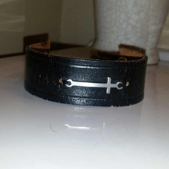 Black Leather Cuff - Picture 1 of 2